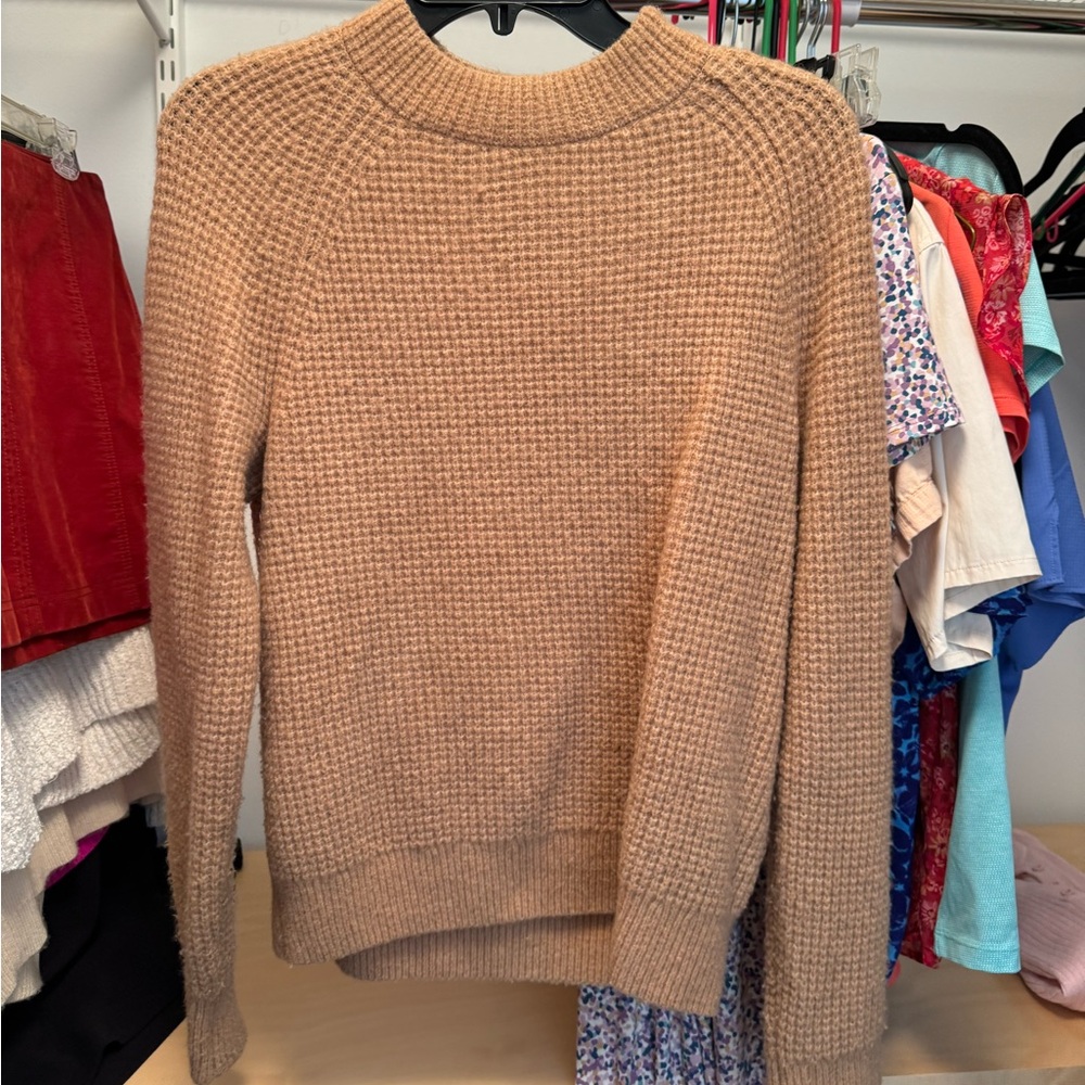 Banana republic crewneck sweater tan / beige